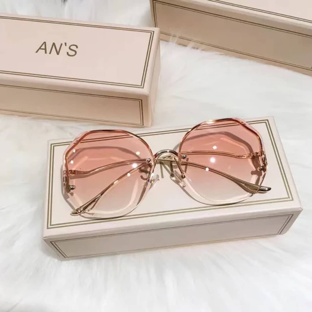 Female oval-shaped Sunglasses
