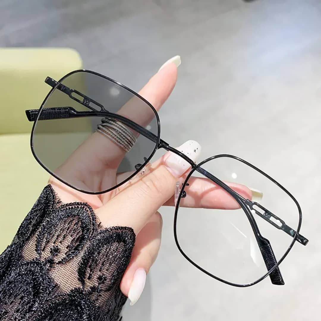 Photochromic square frame