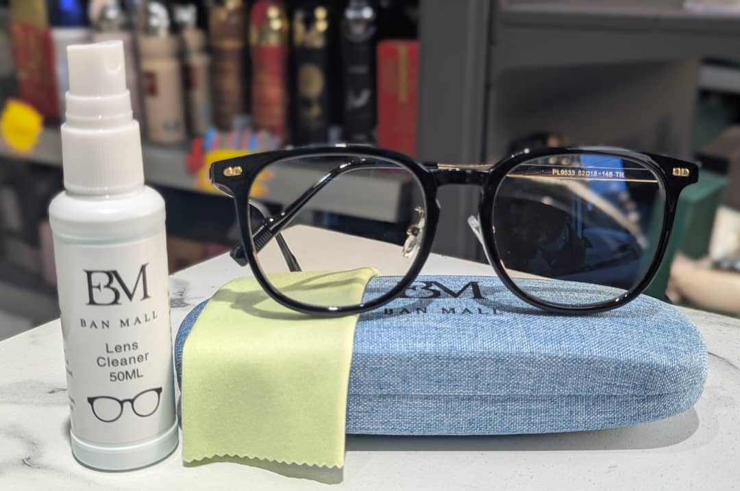 Transperent frame photochromic glasses