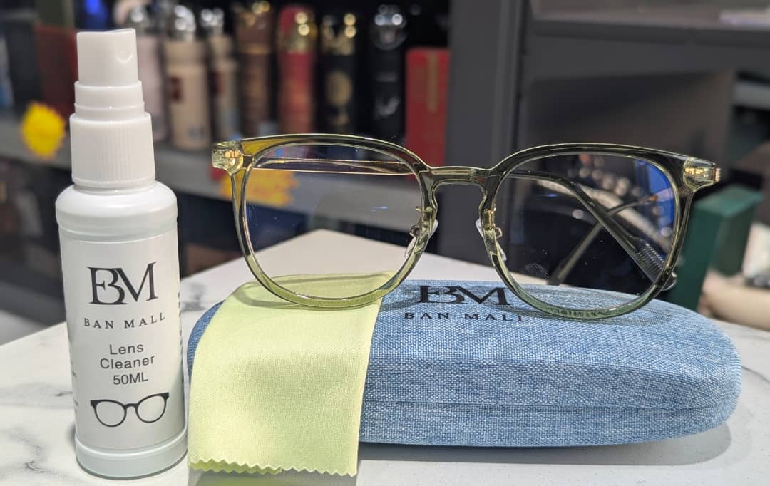 Transperent frame photochromic glasses